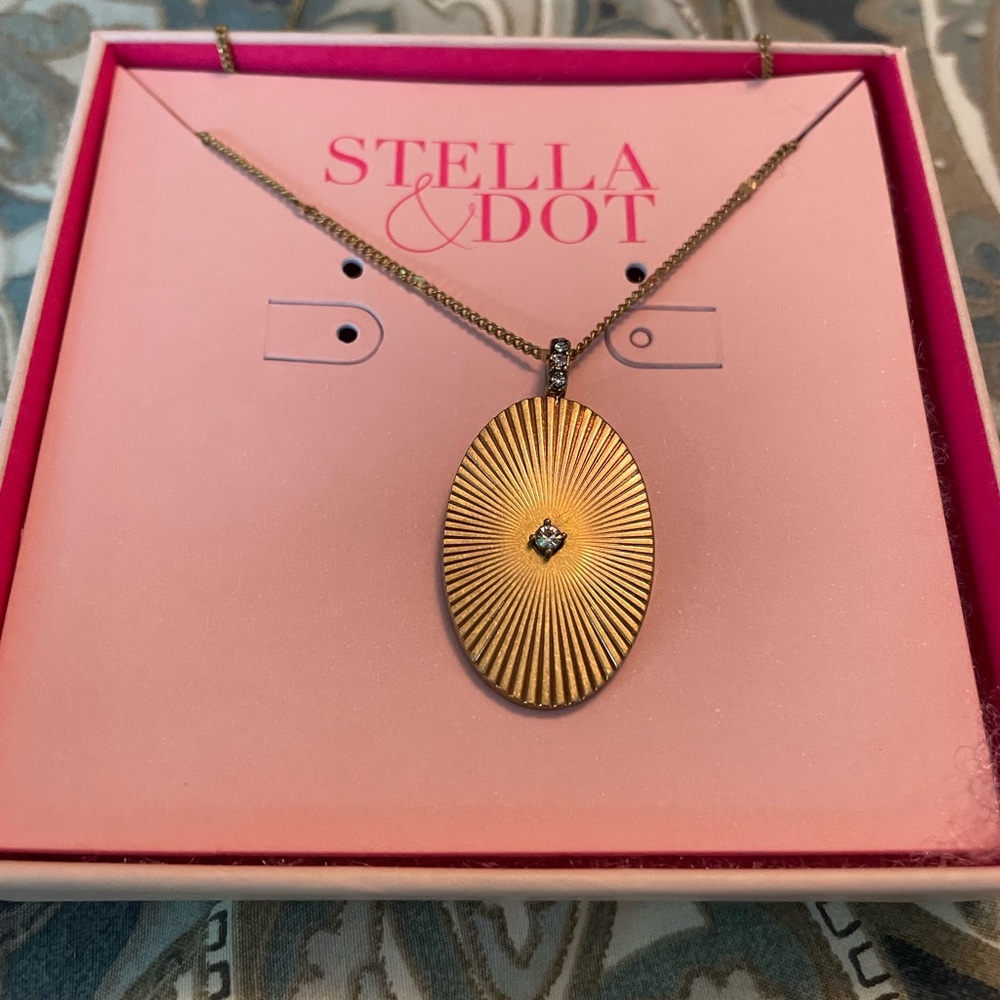 Stella & Dot Star Charm Necklace. New and in original packaging.